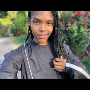 Meet your Posher, Amia